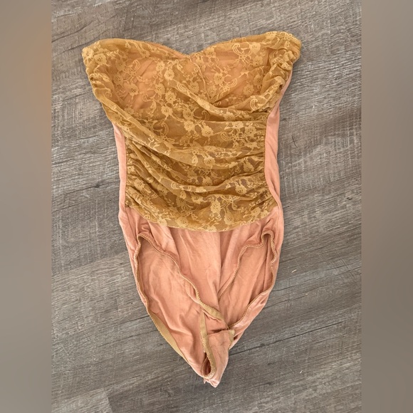 Flying Tomato Lace Chemise in Pink and Gold - Picture 1 of 3